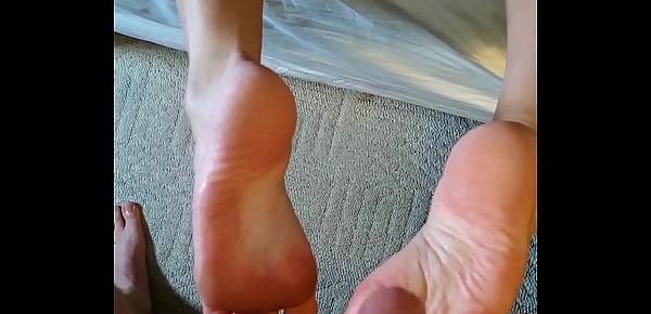  Curvy brunette wife gives amazing footjob with huge cumshot - Becky Tailorxxx